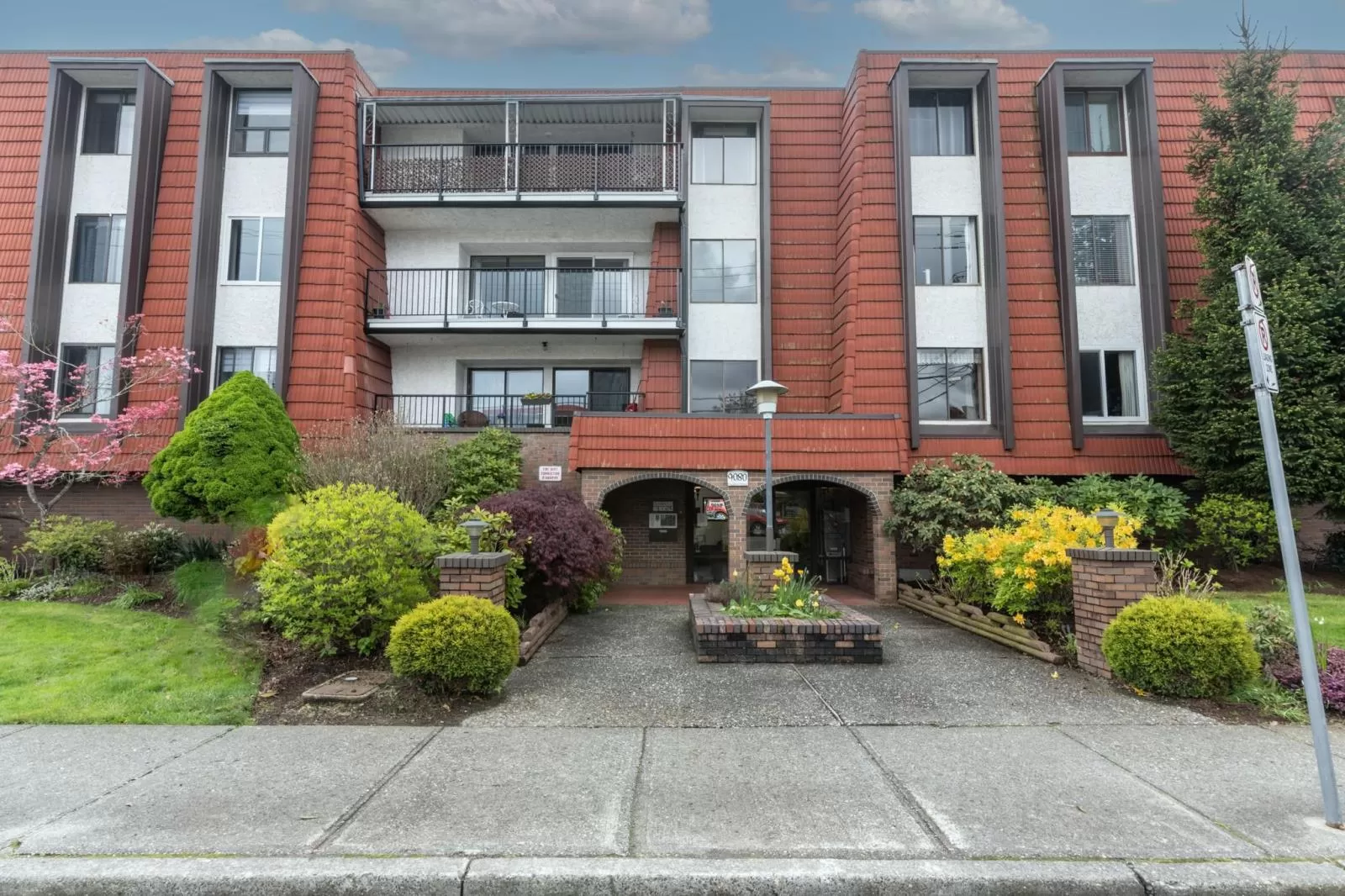 Apartment for rent: 203 9080 Mary Street, Chilliwack, British Columbia V2P 4J1