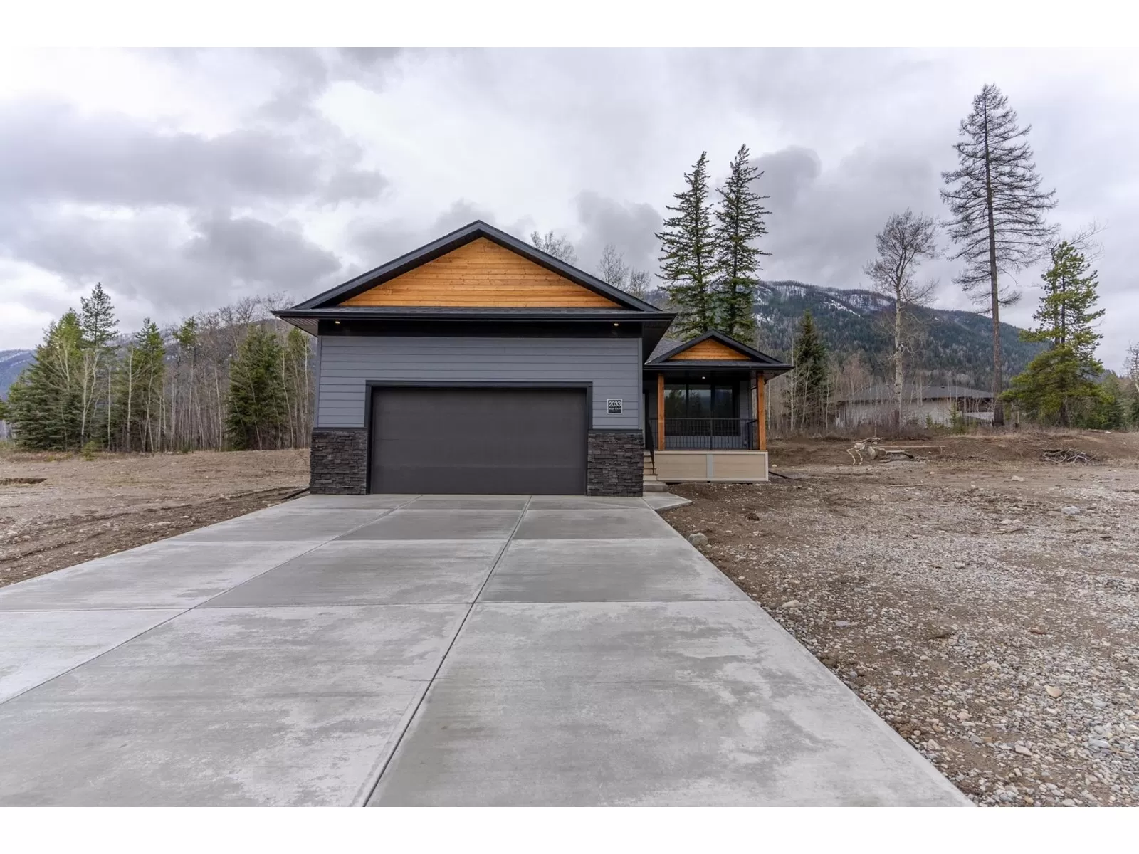 House for rent: 2033 Golden Eagle Drive, Sparwood, British Columbia V0B 2G2