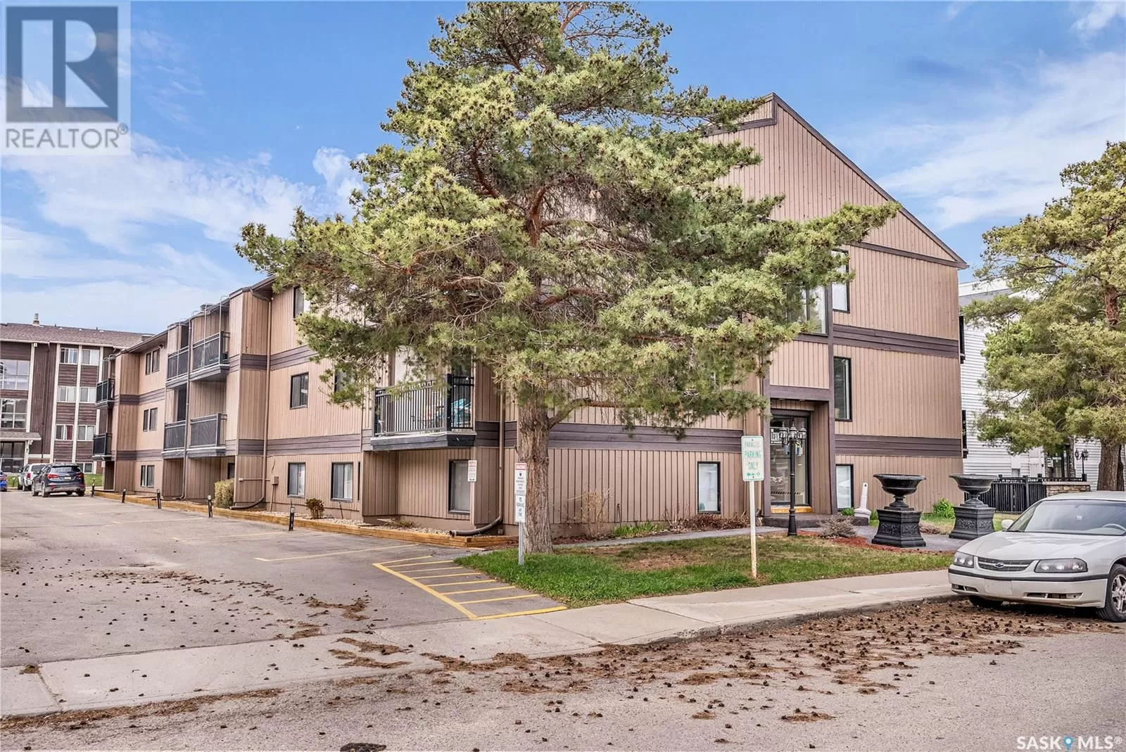 Apartment for rent: 204 250 Pinehouse Place, Saskatoon, Saskatchewan S7K 4X1