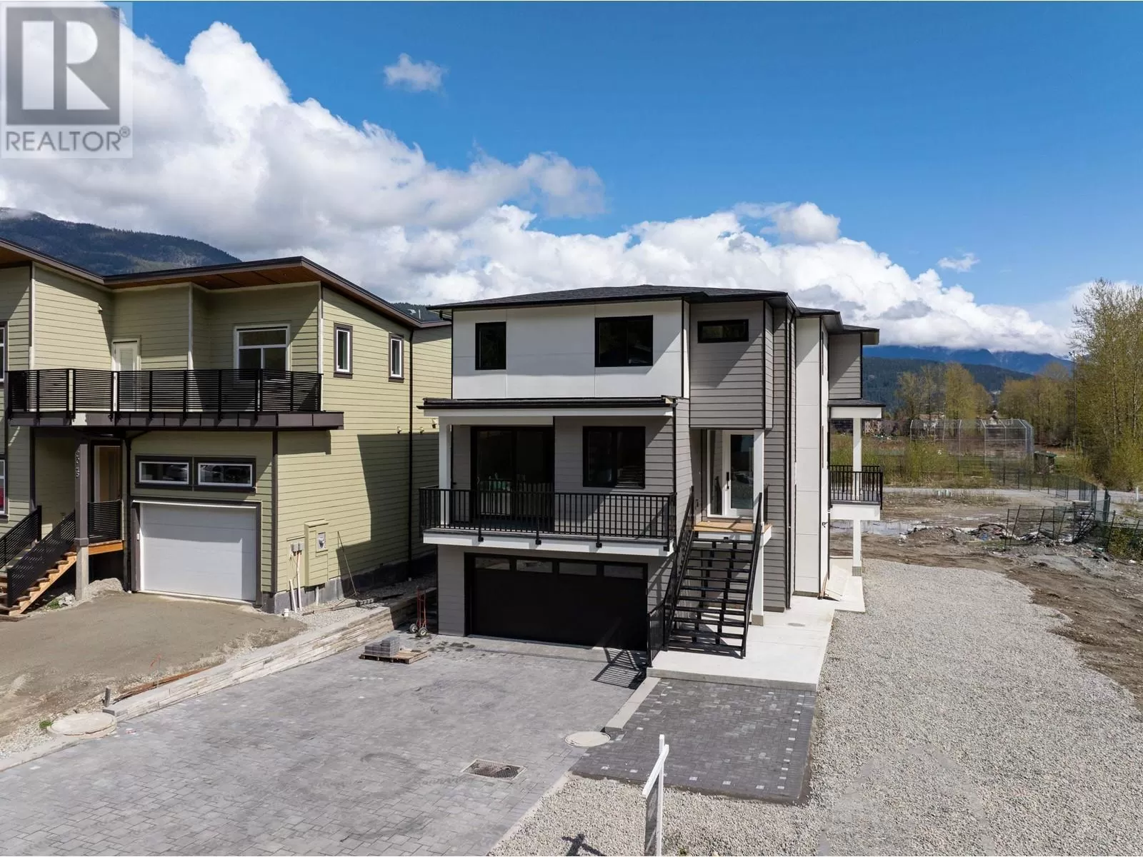 House for rent: 2047 Tiyata Boulevard, Pemberton, British Columbia V0N 2L1