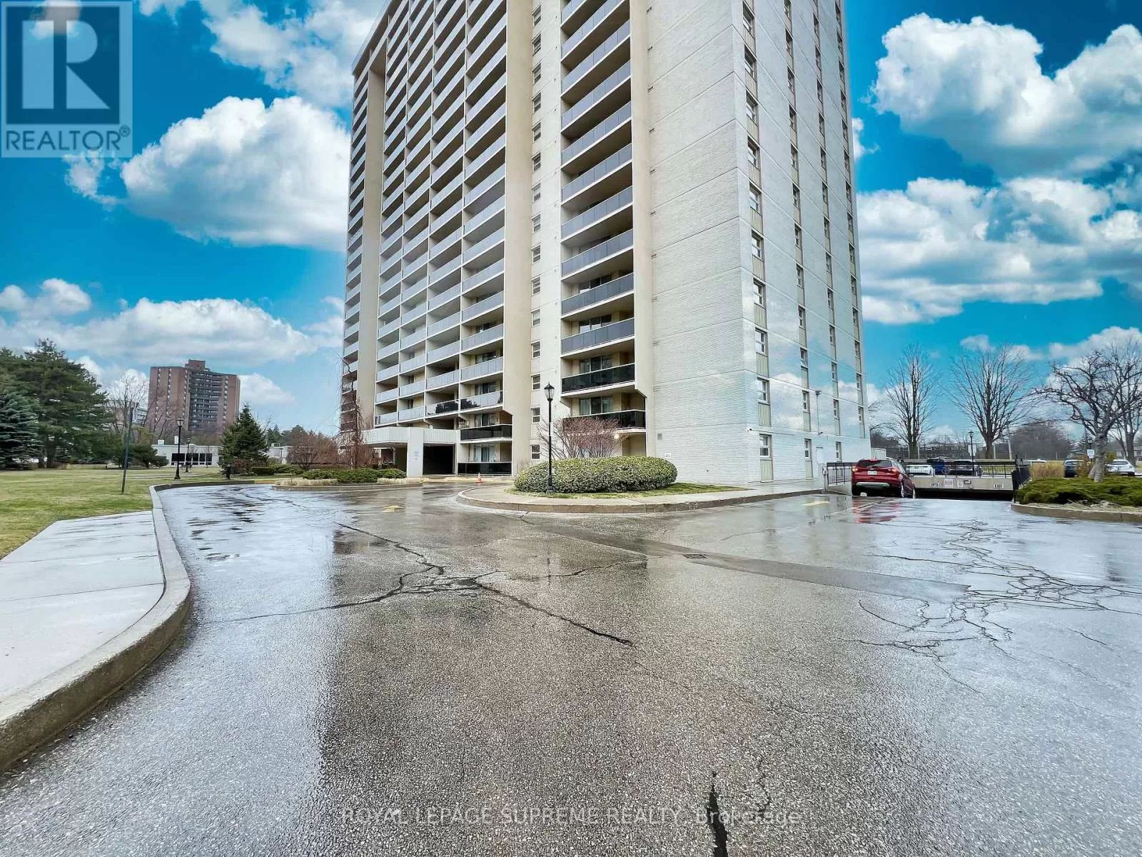 Apartment for rent: 205 - 299 Mill Road Road, Toronto, Ontario M9C 4V9