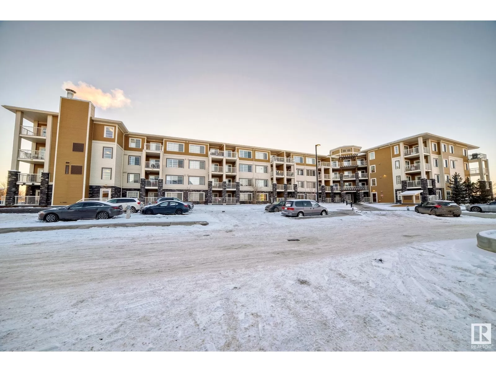 Apartment for rent: #205 3670 139 Av Nw Nw, Edmonton, Alberta T5Y 3N5