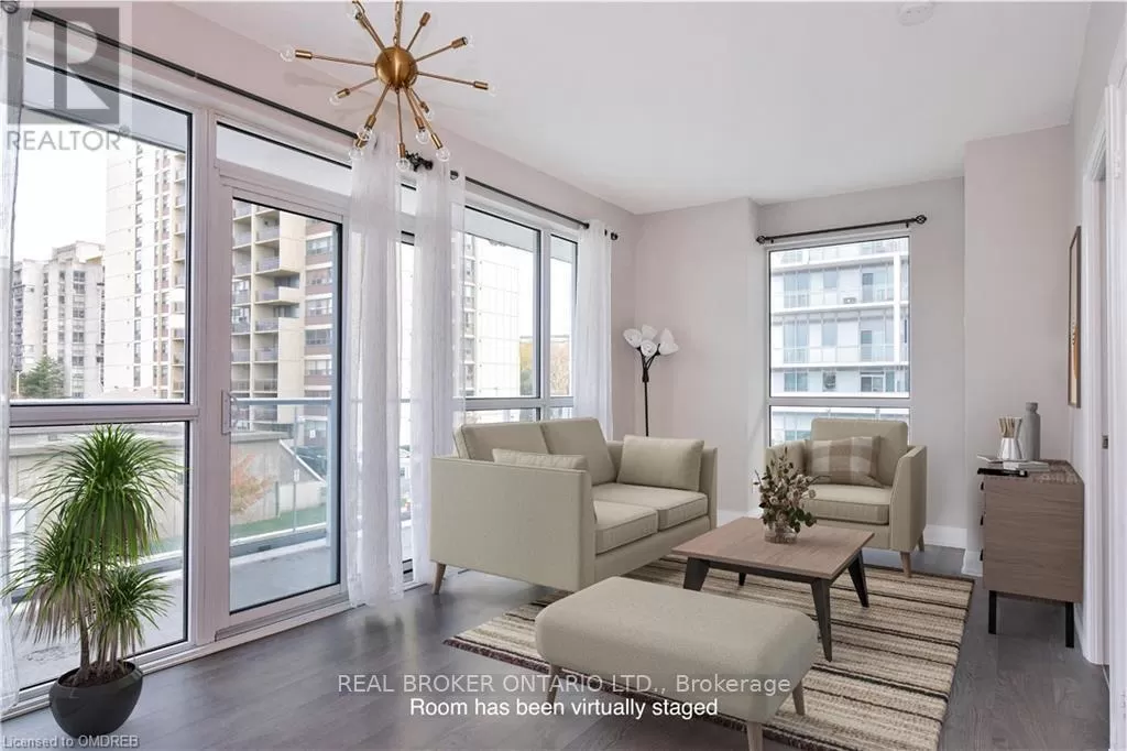 Apartment for rent: #205 -65 Speers Rd, Oakville, Ontario L6K 0J1