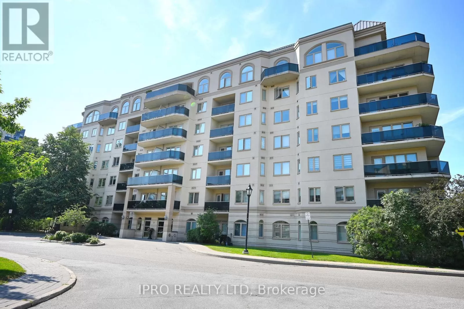 Apartment for rent: #205 -7 Dayspring Circ E, Brampton, Ontario L6P 1B8