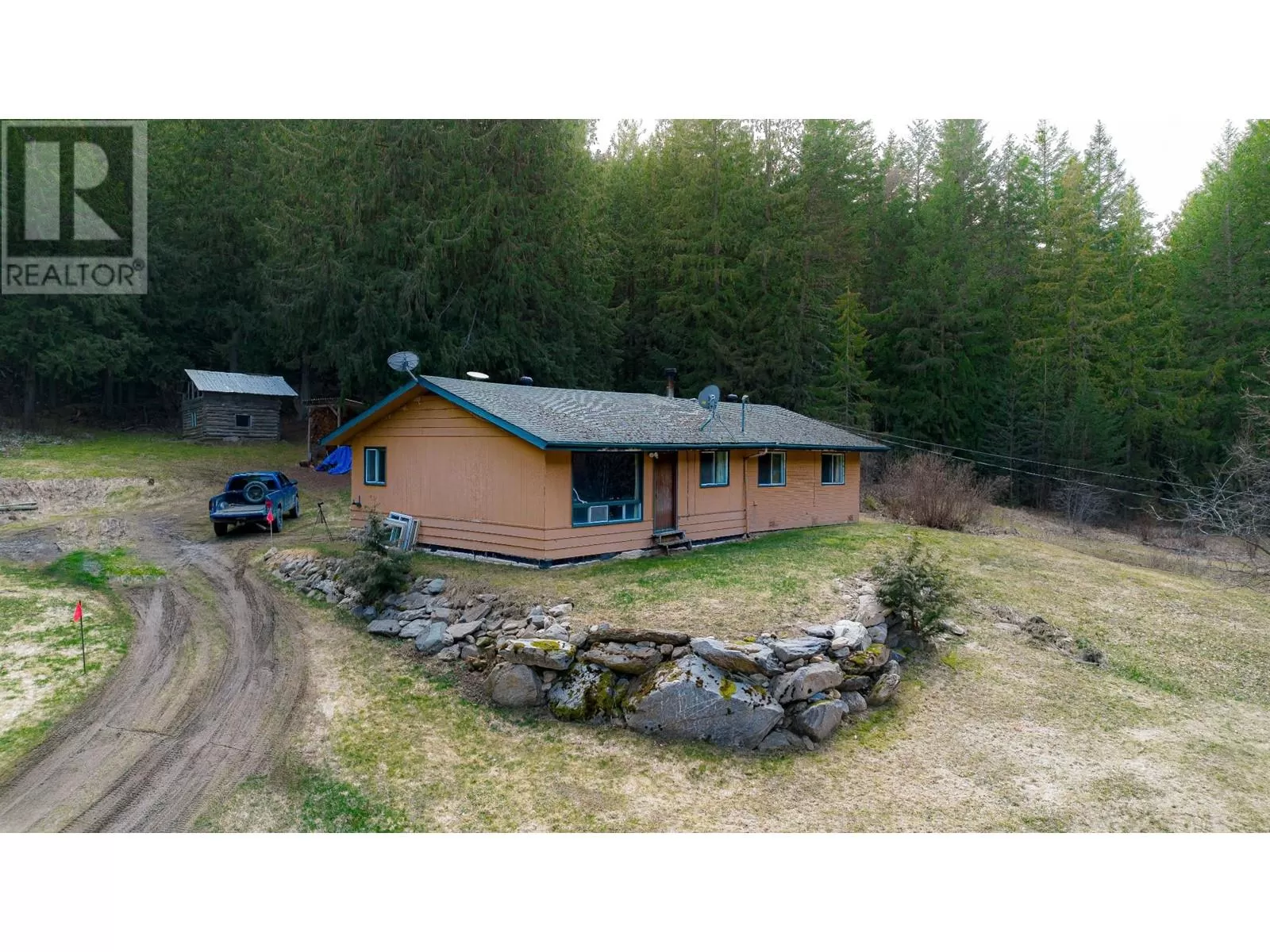 House for rent: 2055 Agate Bay Rd, Barriere, British Columbia v0e 2e0
