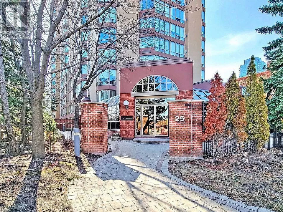 Apartment for rent: #206 -25 Fairview Rd W, Mississauga, Ontario L5B 3Y8