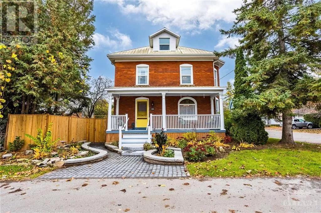 House for rent: 206 Brock St East Street, Merrickville, Ontario K0G 1N0