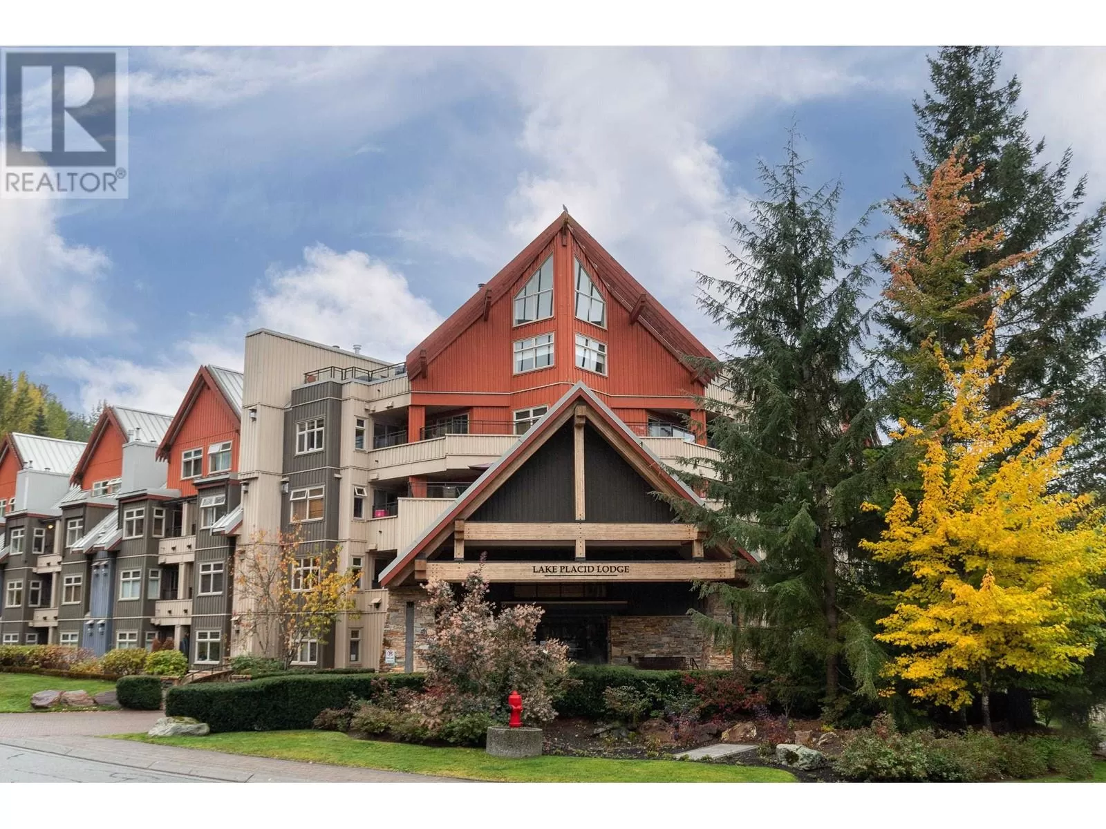 Apartment for rent: 207 2050 Lake Placid Road, Whistler, British Columbia V0N 1B2