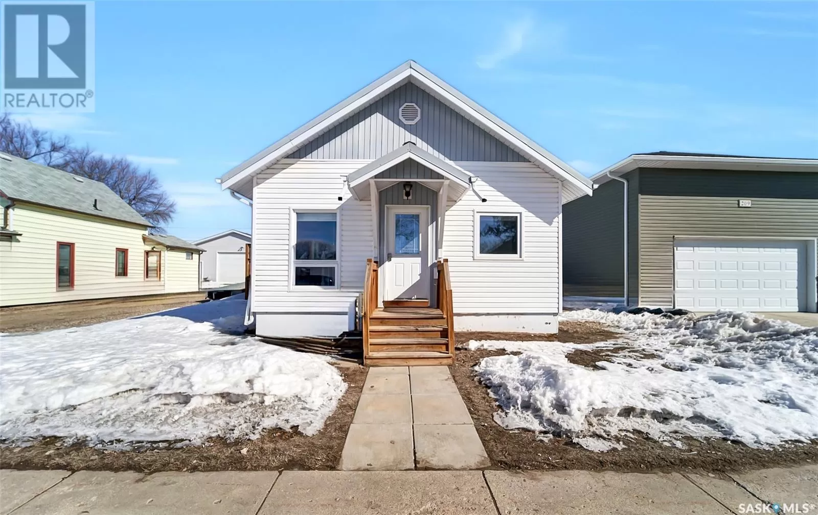 House for rent: 207 5th Avenue E, Biggar, Saskatchewan S0K 0M0