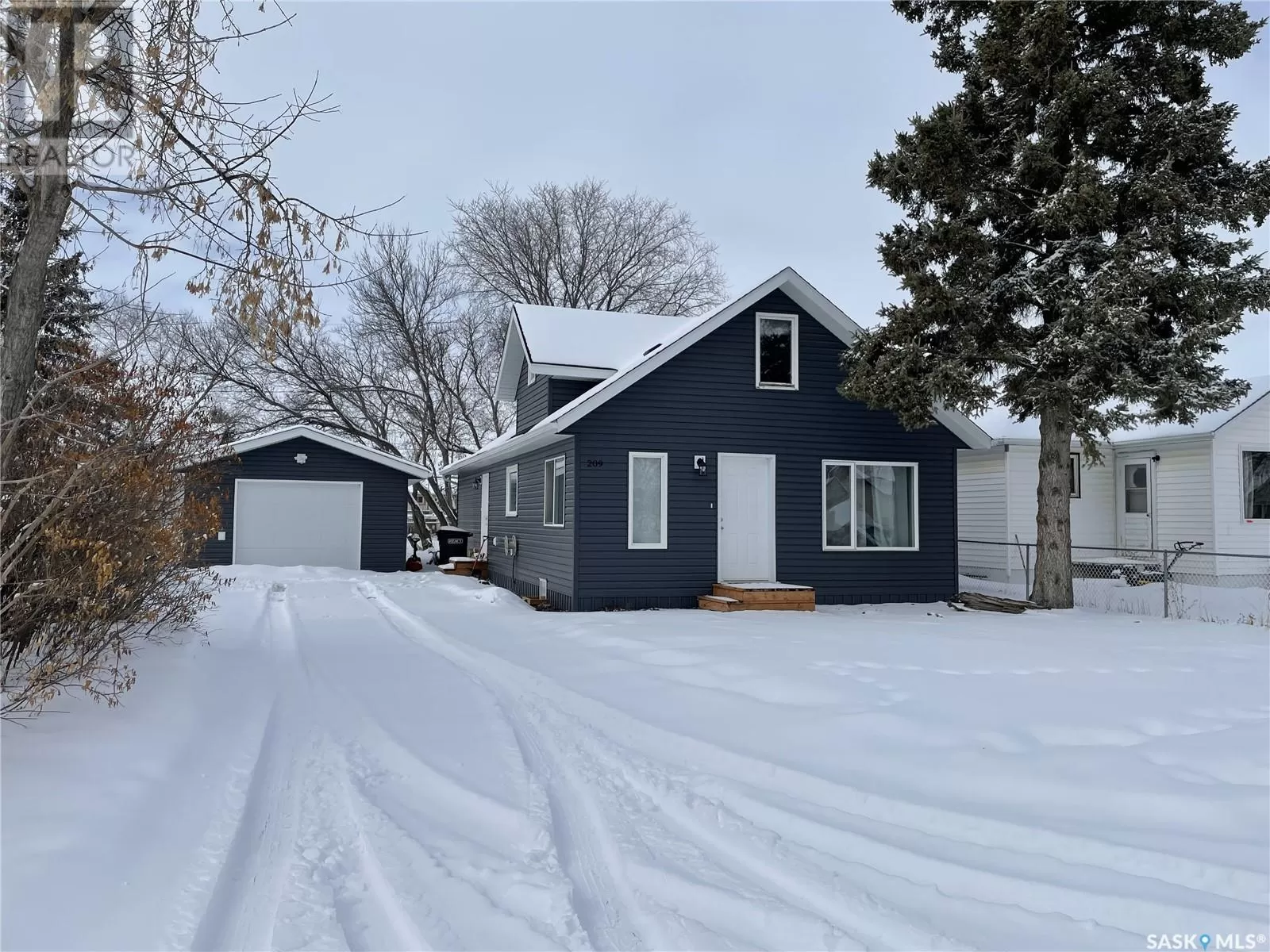 House for rent: 209 3rd Street Ne, Watson, Saskatchewan S0K 4V0