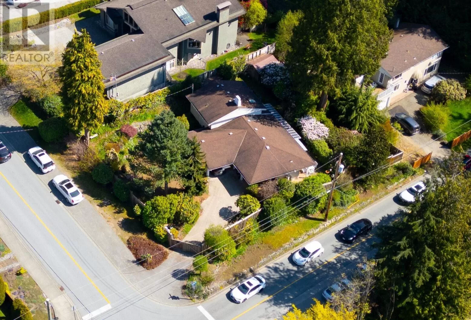 House for rent: 2094 Inglewood Avenue, West Vancouver, British Columbia V7V 1Z4