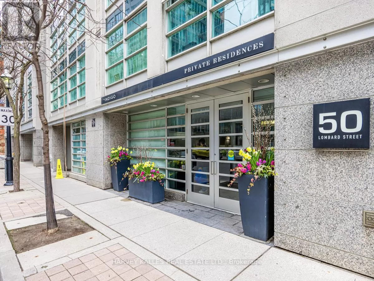 Apartment for rent: 2101 - 50 Lombard Street, Toronto, Ontario M5C 2X4