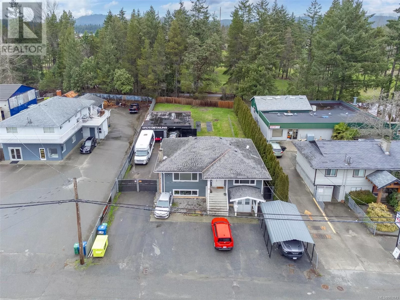 Commercial Mix for rent: 2104 Northfield Rd, Nanaimo, British Columbia V9S 3B9