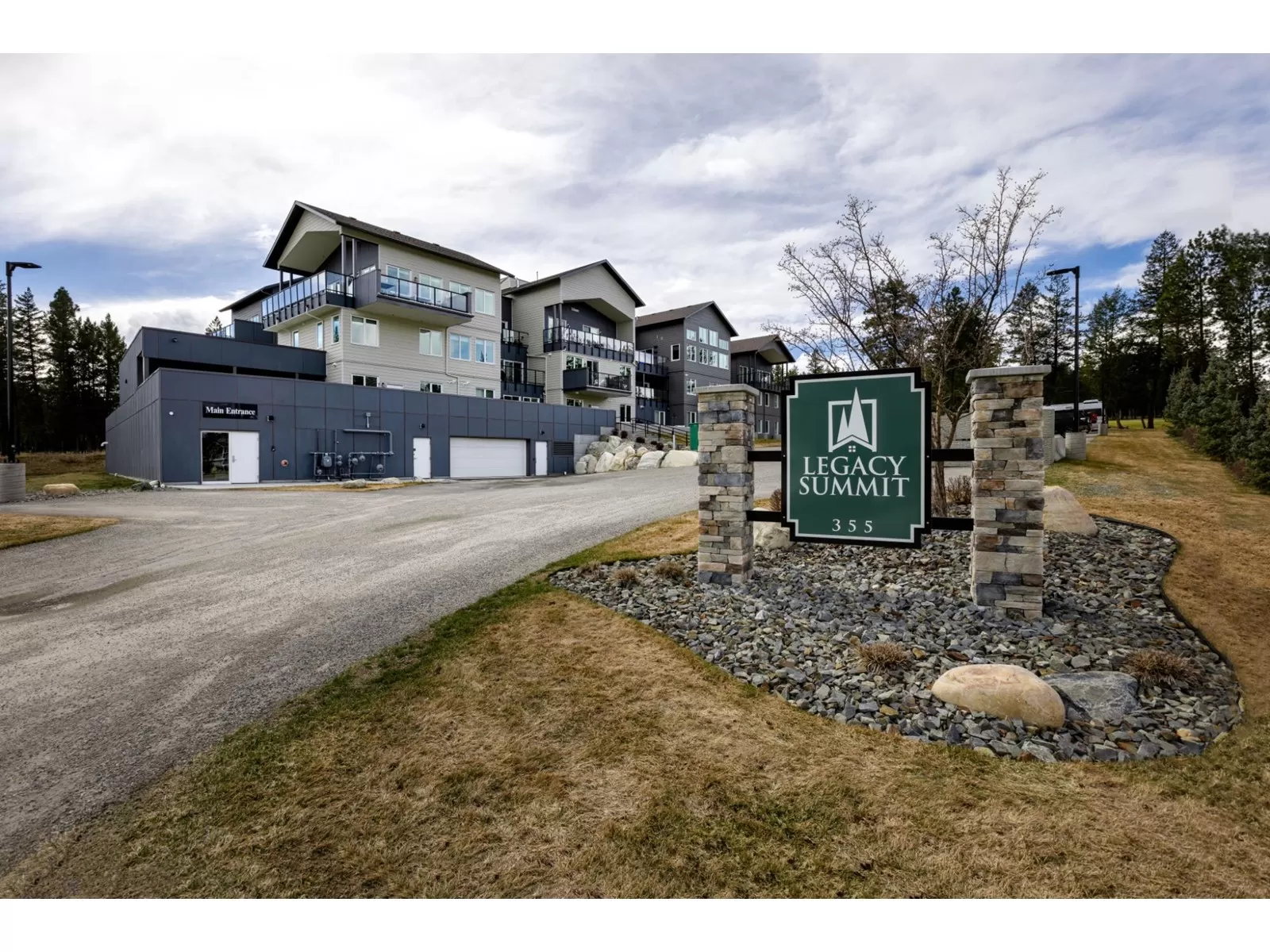 Apartment for rent: 211 - 355 Legacy Lookout Drive, Cranbrook, British Columbia V1C 0E6