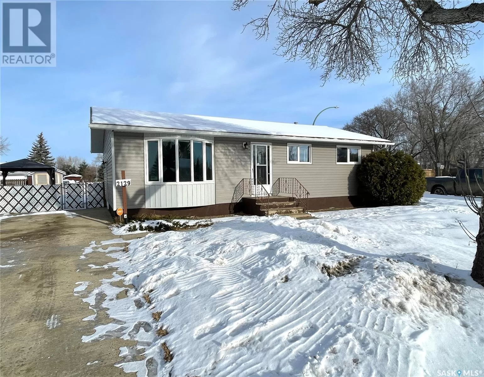 House for rent: 2129 101st Crescent, North Battleford, Saskatchewan S9A 1C4