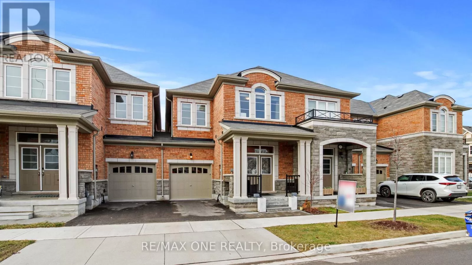 Row / Townhouse for rent: 213 Wisteria Way, Oakville, Ontario L6M 1R1