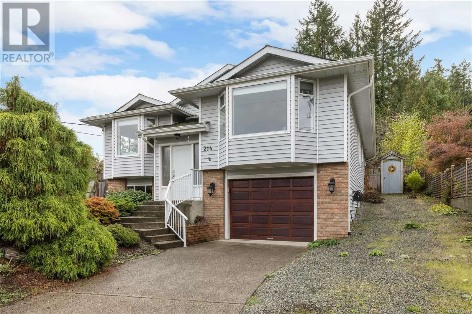 House for rent: 214 Hoylake Rd W, Qualicum Beach, British Columbia V9K 1K5