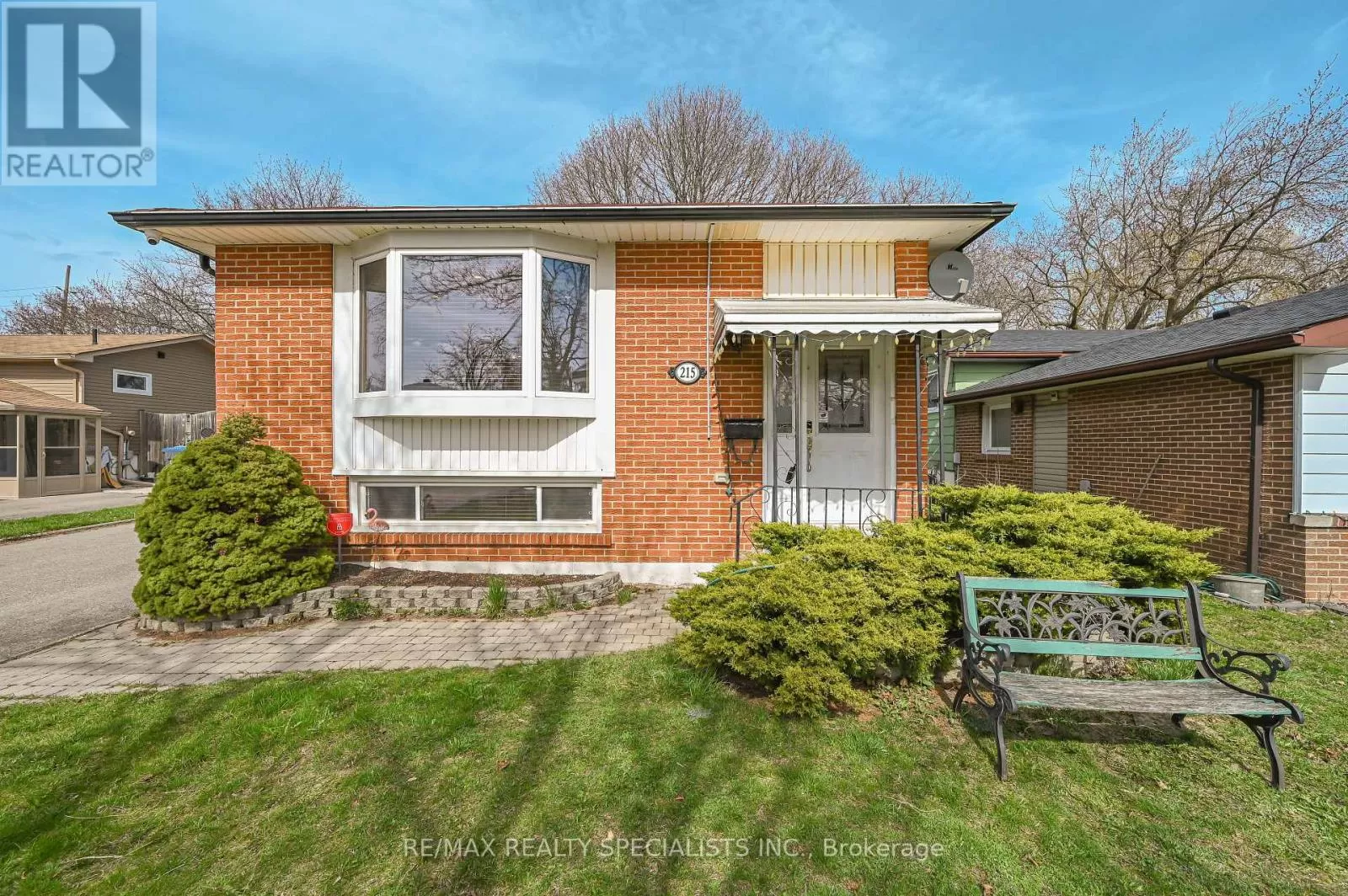 House for rent: 215 Archdekin Dr, Brampton, Ontario L6V 1V8