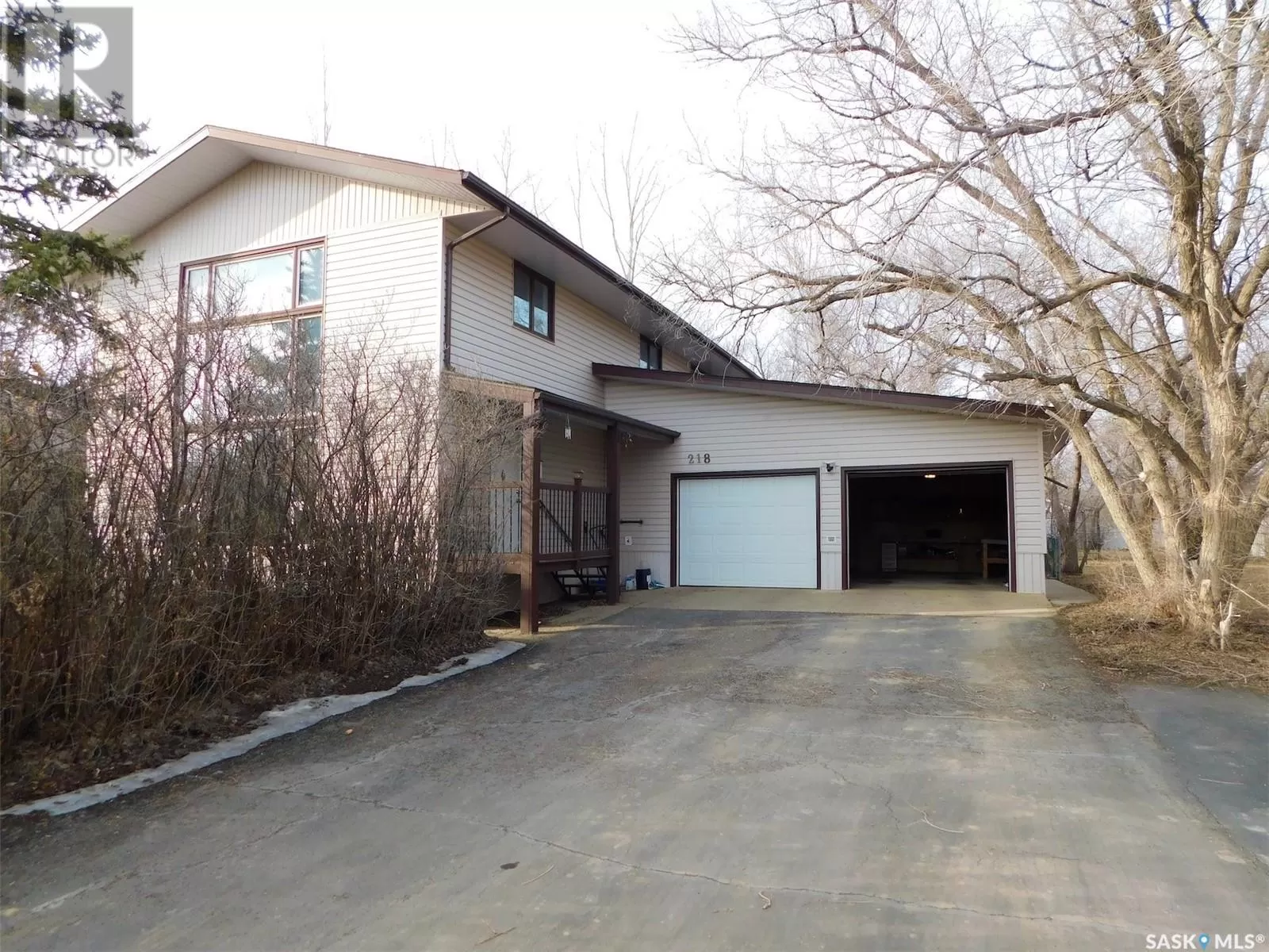 House for rent: 218 South Avenue, Coronach, Saskatchewan S0H 0Z0