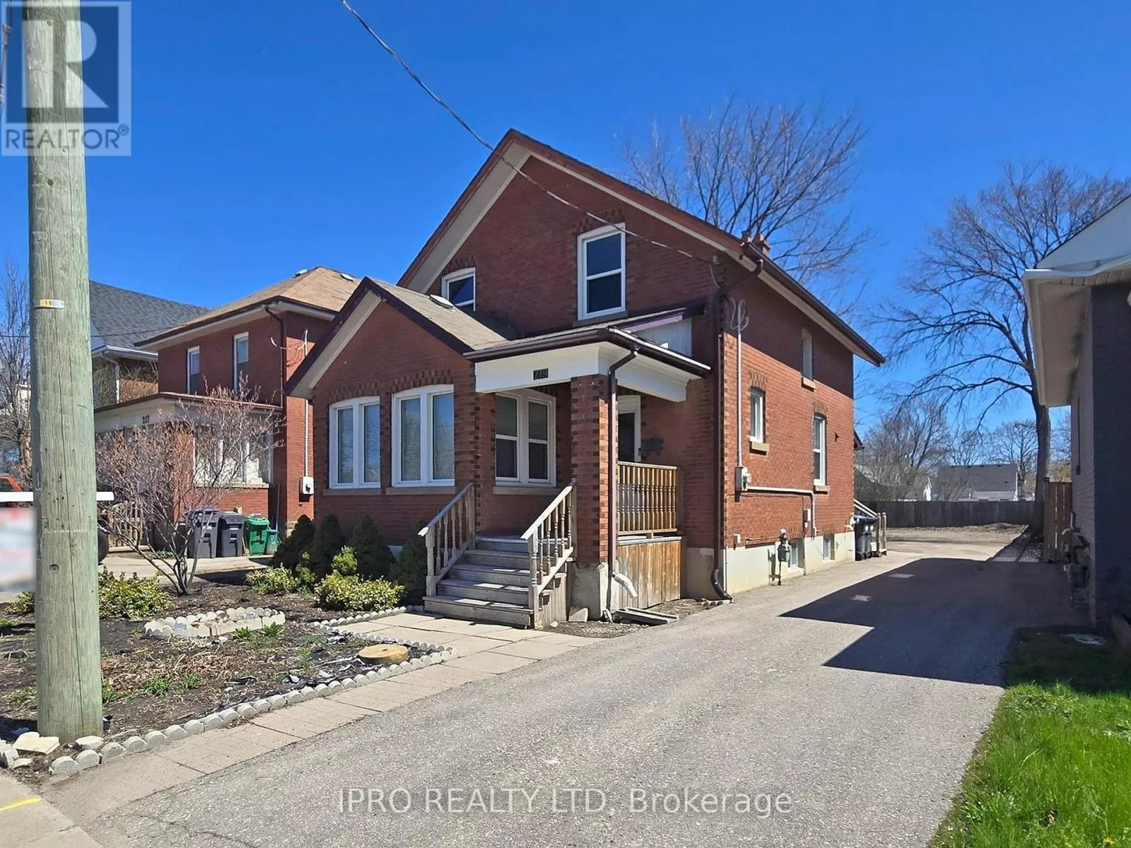 House for rent: 219 Queen St W, Brampton, Ontario L6Y 1M6