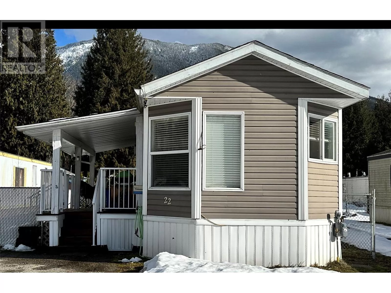 Manufactured Home for rent: 22 1200 Oscar Street Unit# 22, Revelstoke, British Columbia V0E 2S1