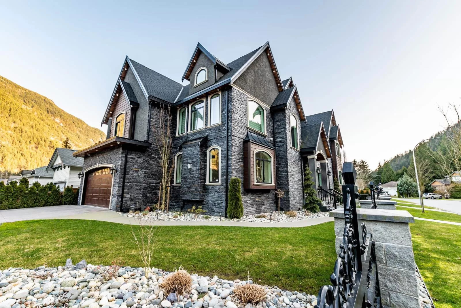 House for rent: 220 Balsam Avenue, Harrison Hot Springs, British Columbia V0M 1K0