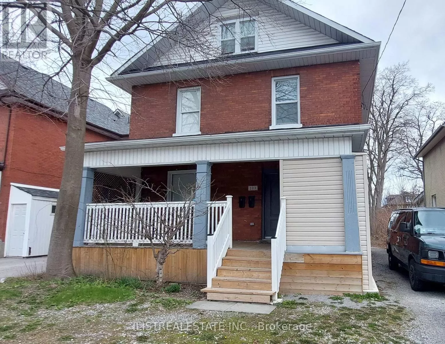 House for rent: 222 Athol Street E, Oshawa, Ontario L1H 1K3