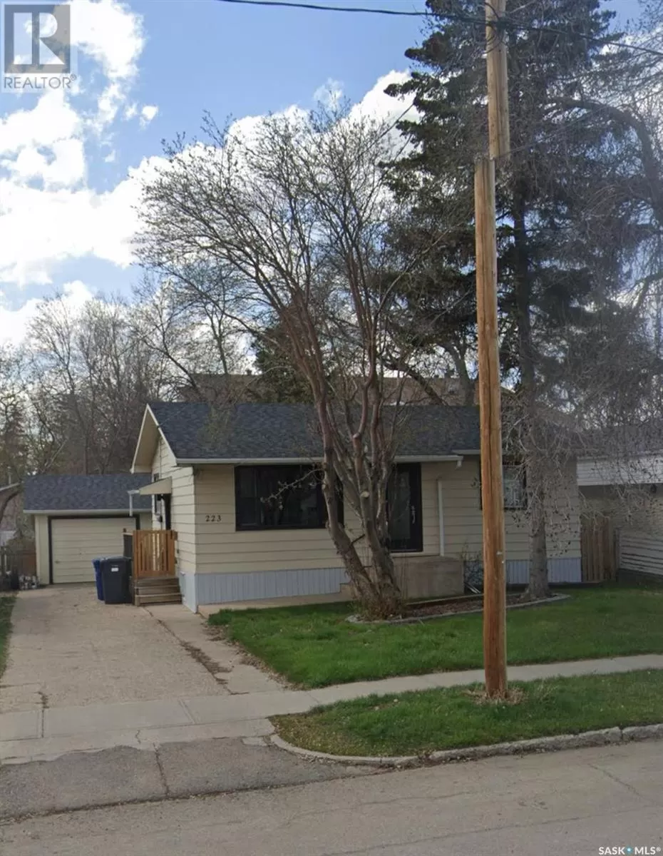 House for rent: 223 4th Street Ne, Weyburn, Saskatchewan S4H 0Y4
