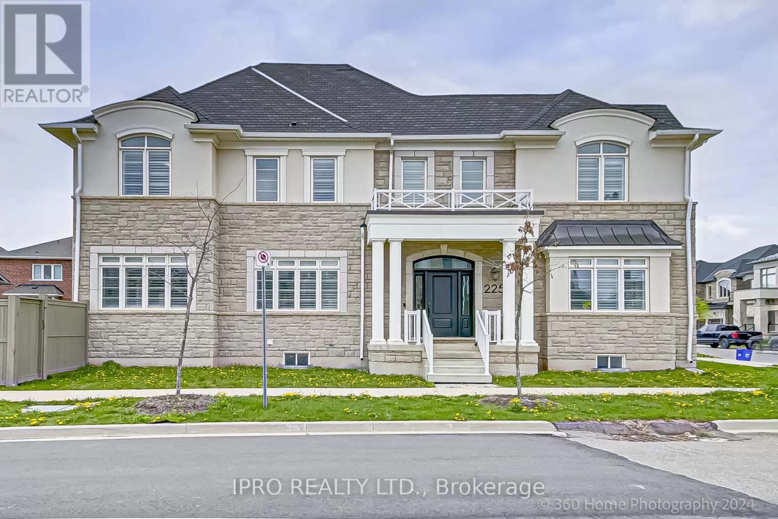 House for rent: 225 Camellia Crescent, Oakville, Ontario L6H 7C5