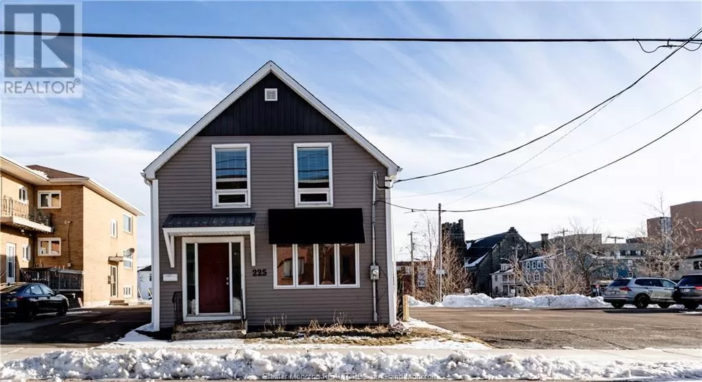 House for rent: 225 Lutz St, Moncton, New Brunswick E1C 5G2