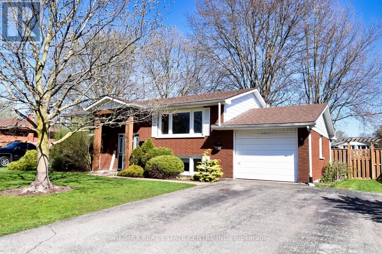 House for rent: 23 Brelus Dr, Haldimand, Ontario N1A 2S1