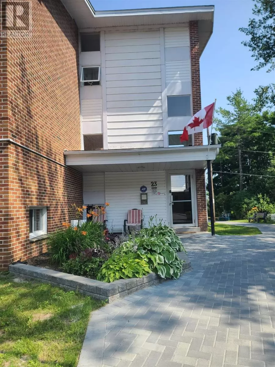 Apartment for rent: 23 Mississauga Ave # 1, Elliot Lake, Ontario P5A 1E1