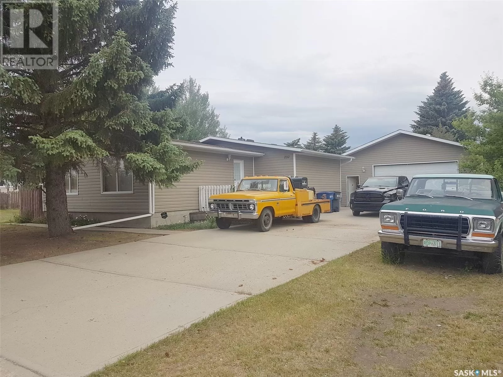 House for rent: 230 & 236 King Street, Coronach, Saskatchewan S0H 0Z0