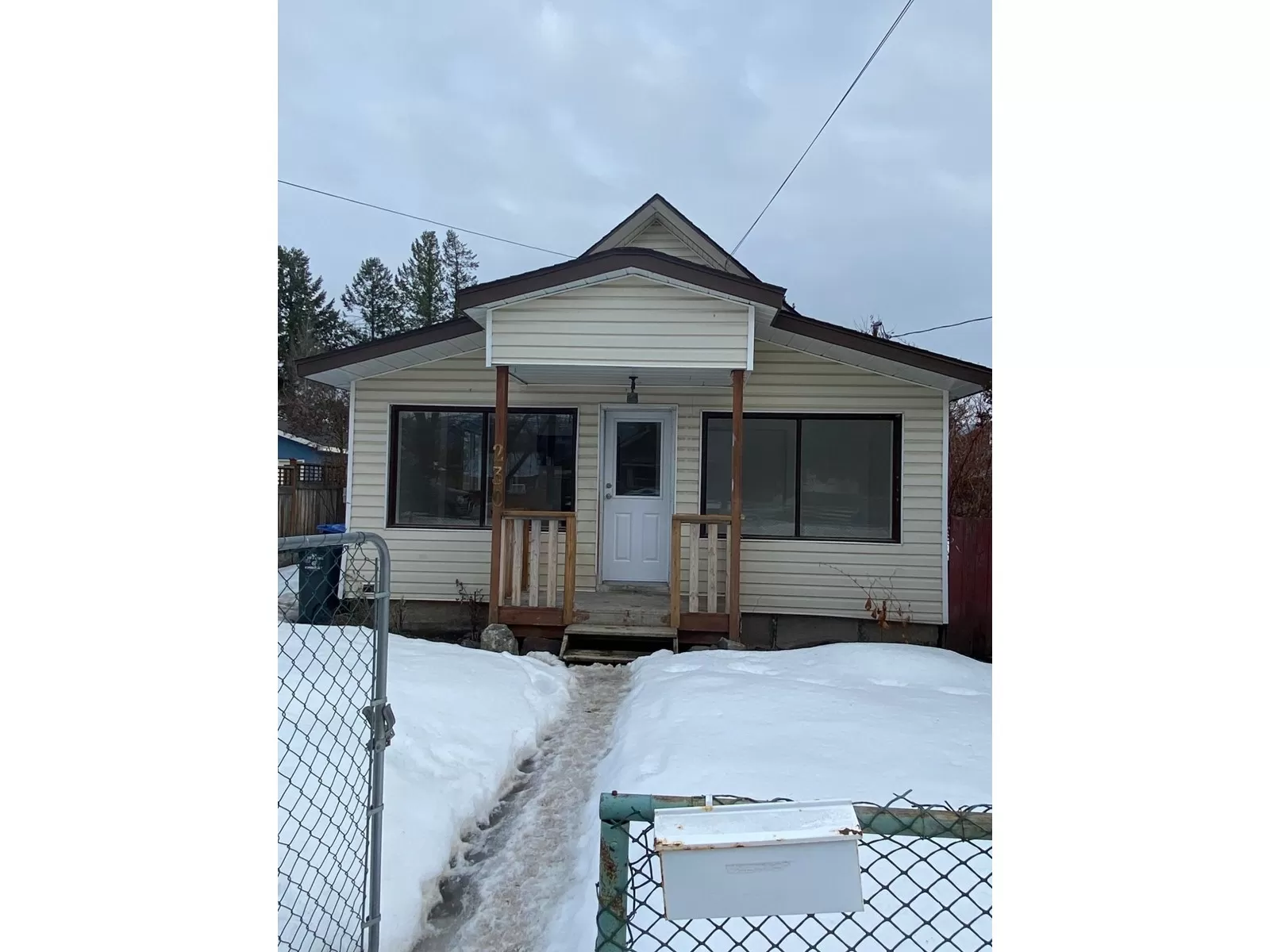 House for rent: 230 Buchanan Street, Kimberley, British Columbia V1A 1V7