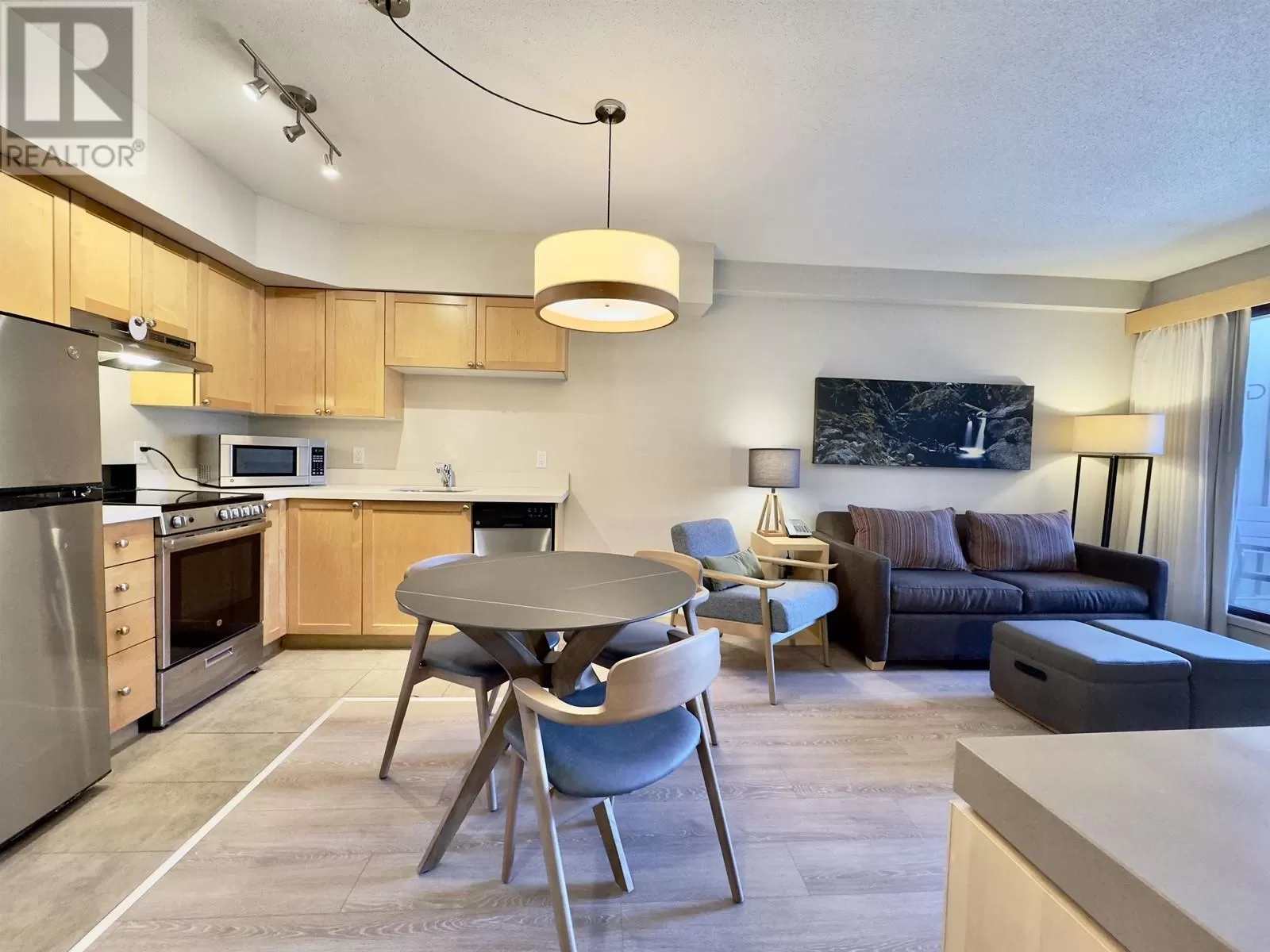 Apartment for rent: 2316 4308 Main Street, Whistler, British Columbia V8E 1A9