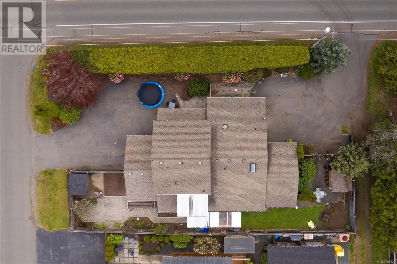Duplex for rent: 239 Fifth Ave, Qualicum Beach, British Columbia V9K 1S2