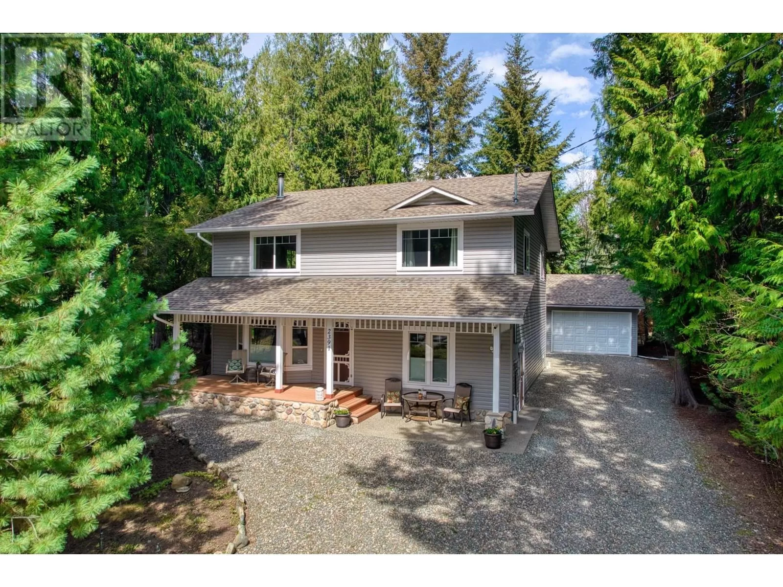 House for rent: 2391 Hillen Crescent, Magna Bay, British Columbia V0E 1M7