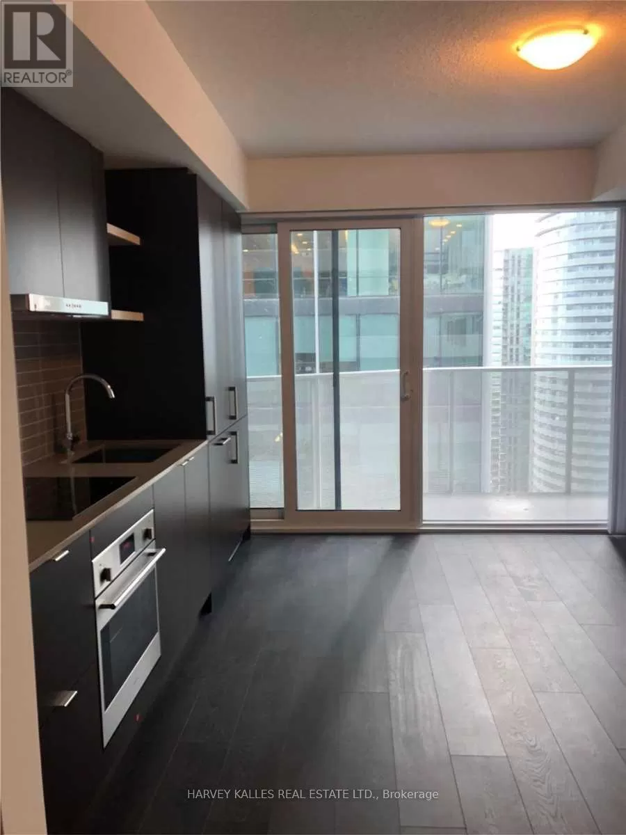 Apartment for rent: 2411 - 100 Harbour Street, Toronto, Ontario M5J 2T5