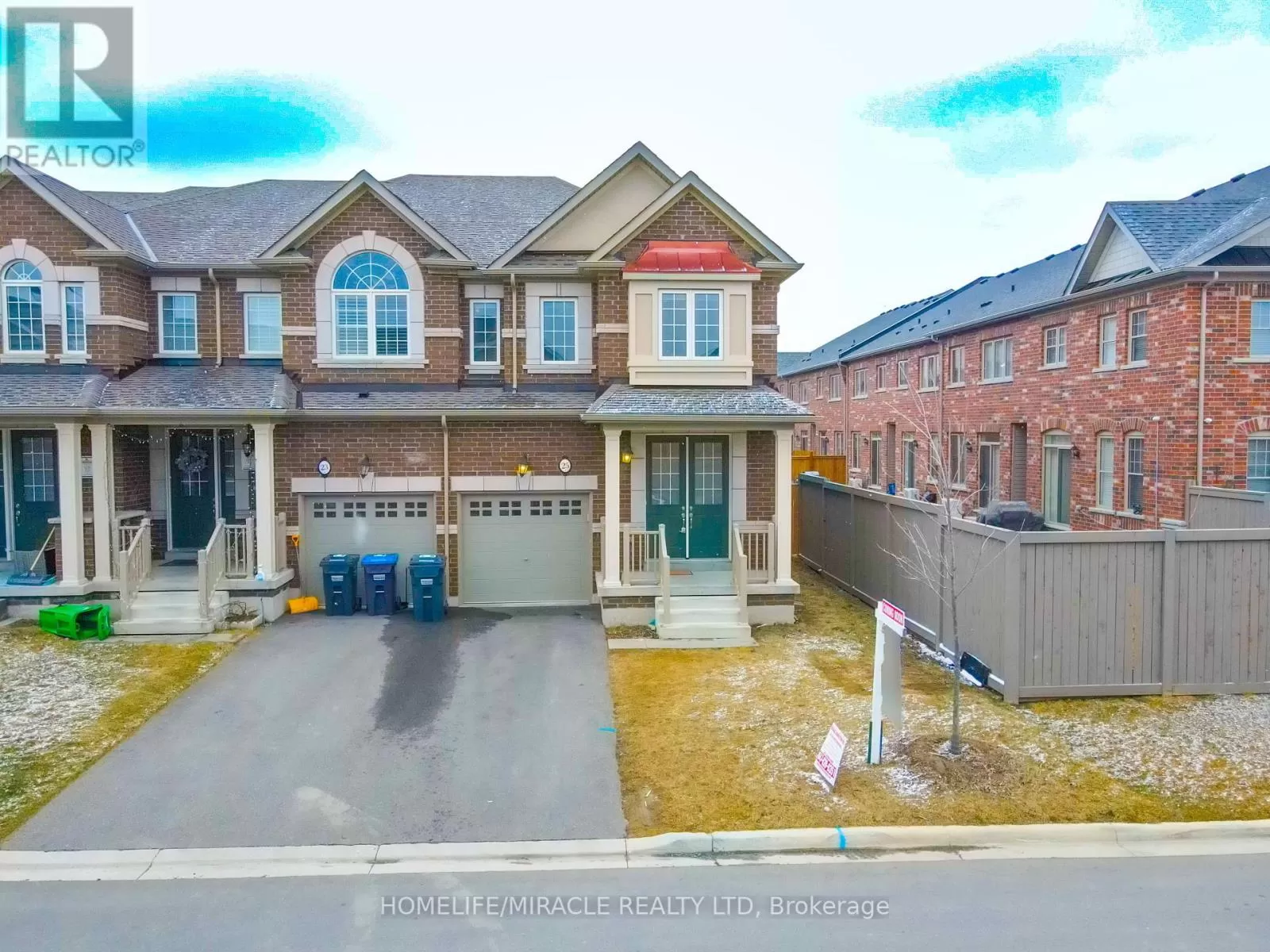 Row / Townhouse for rent: 25 Dale Meadows Rd, Brampton, Ontario L7A 4Z8