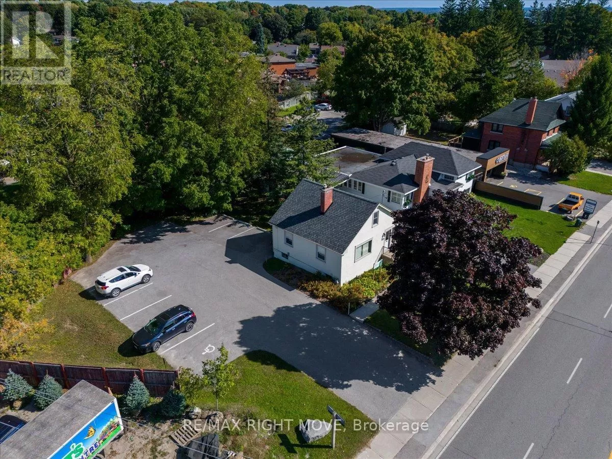 Offices for rent: 250 Coldwater Road W, Orillia, Ontario L3V 3M2