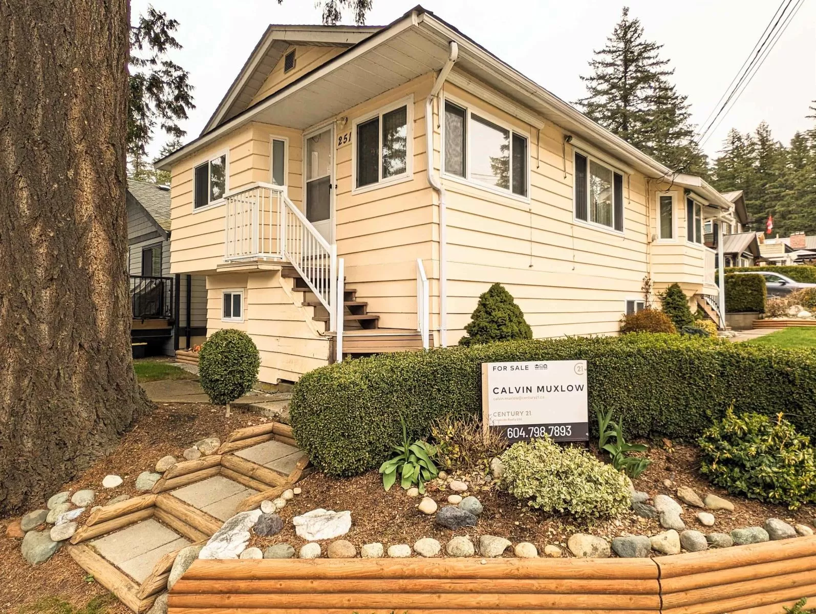 House for rent: 251 1st Avenue, Cultus Lake, British Columbia V2R 4Z1