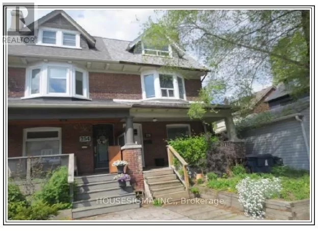 House for rent: 256 Woodbine Avenue, Toronto, Ontario M4L 3P2