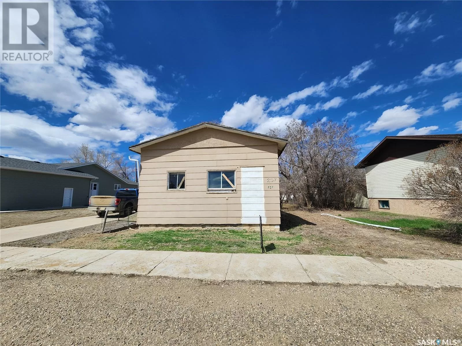 House for rent: 257 4th Avenue E, Gravelbourg, Saskatchewan S0H 1X0