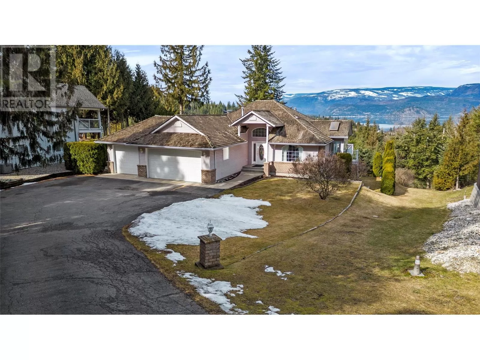 House for rent: 2592 Alpen Paradies Road Unit# 12, Blind Bay, British Columbia V0E 1H1