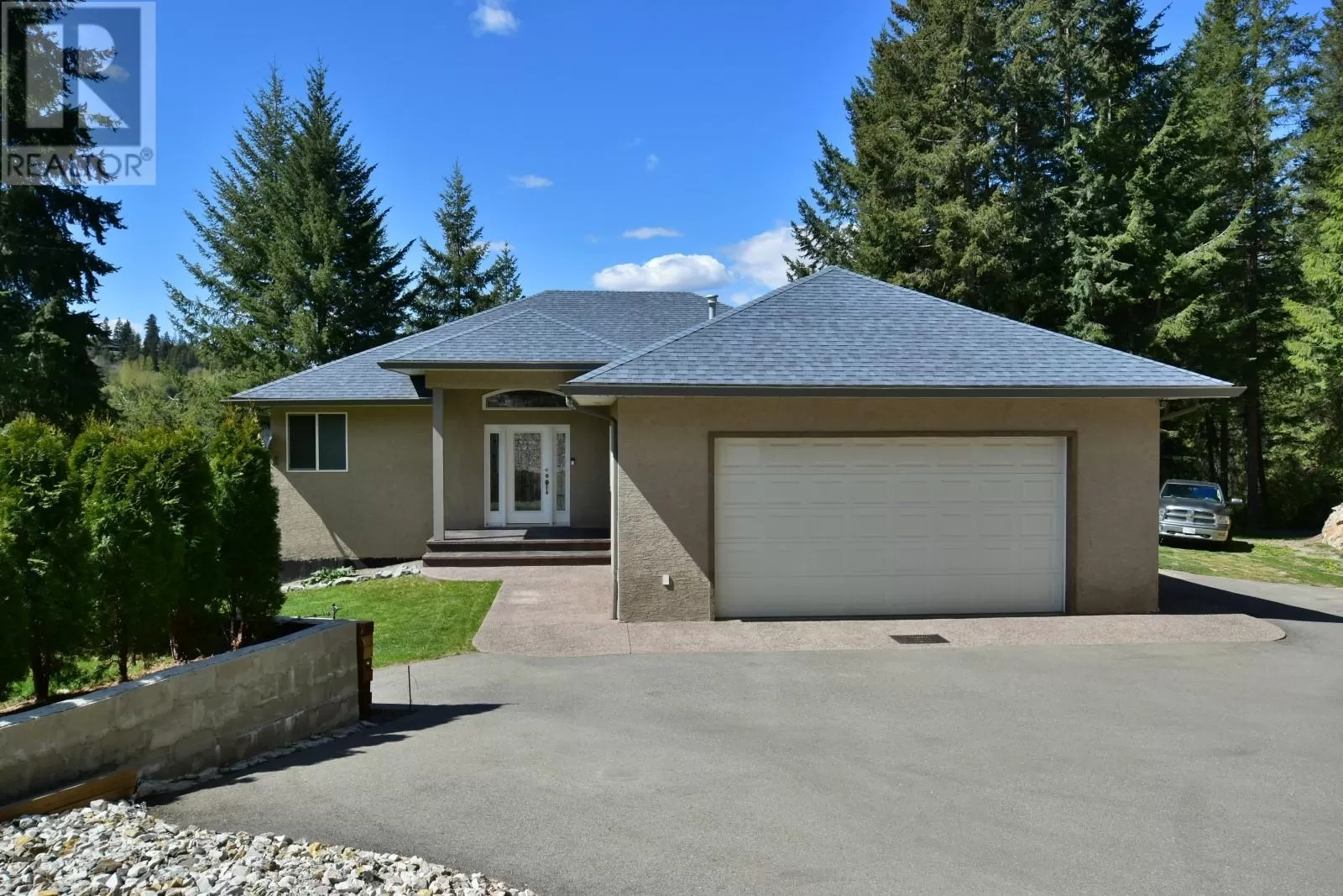 House for rent: 2592 Alpen Paradies Road Unit# 9, Blind Bay, British Columbia V0E 1H1