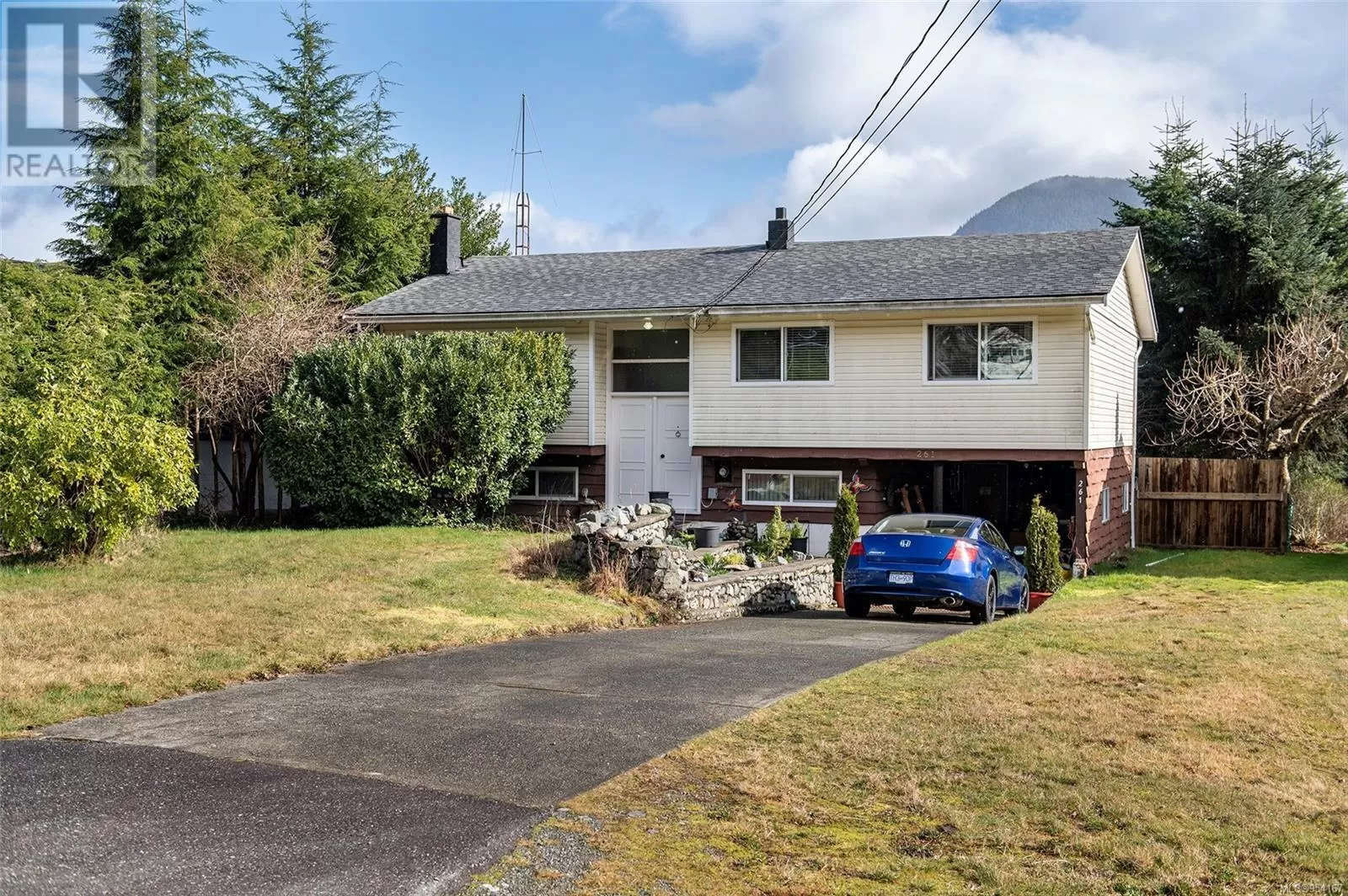 House for rent: 261 Ambleside Dr, Sayward, British Columbia V0R 1P0