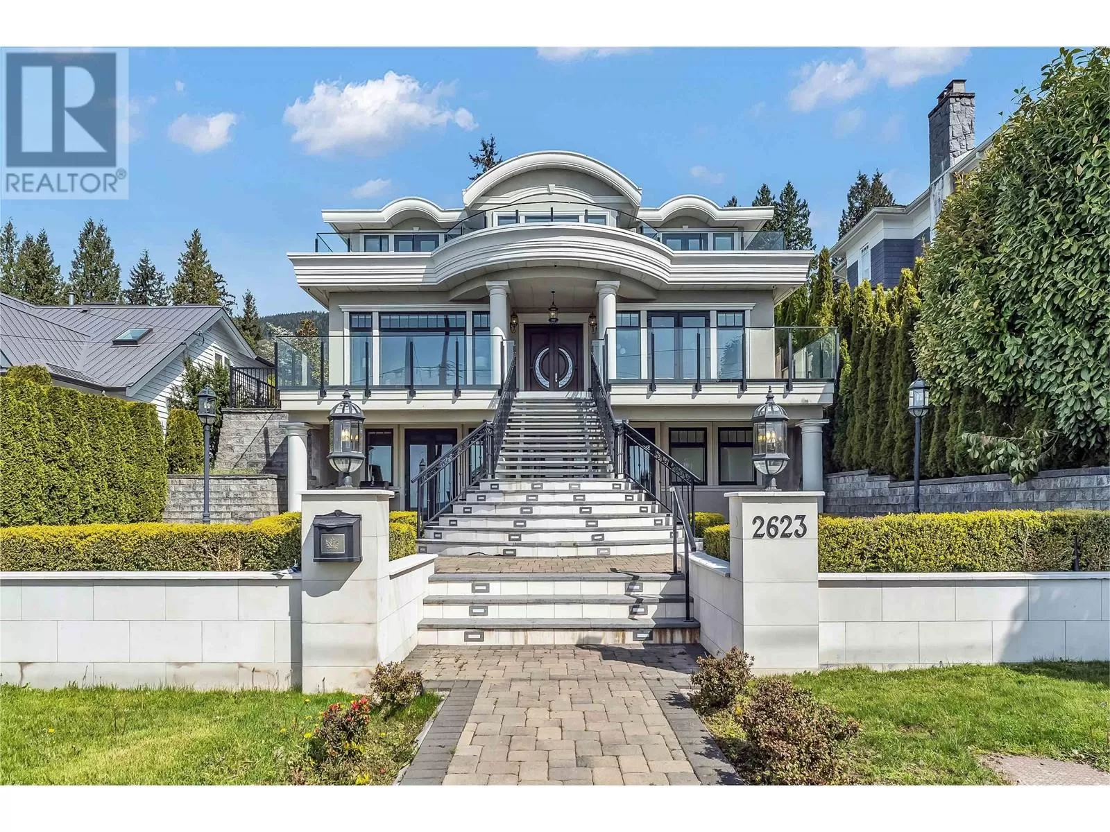 House for rent: 2623 Ottawa Avenue, West Vancouver, British Columbia V7V 2T6