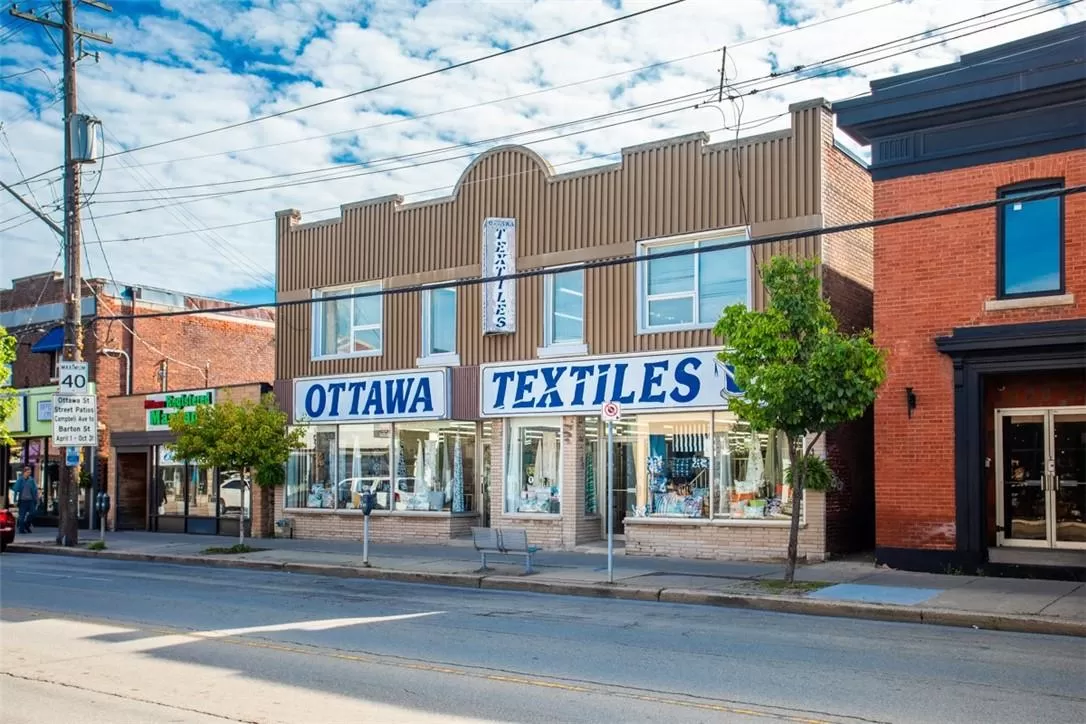 Retail for rent: 264-268 Ottawa Street N, Hamilton, Ontario L8H 3Z9