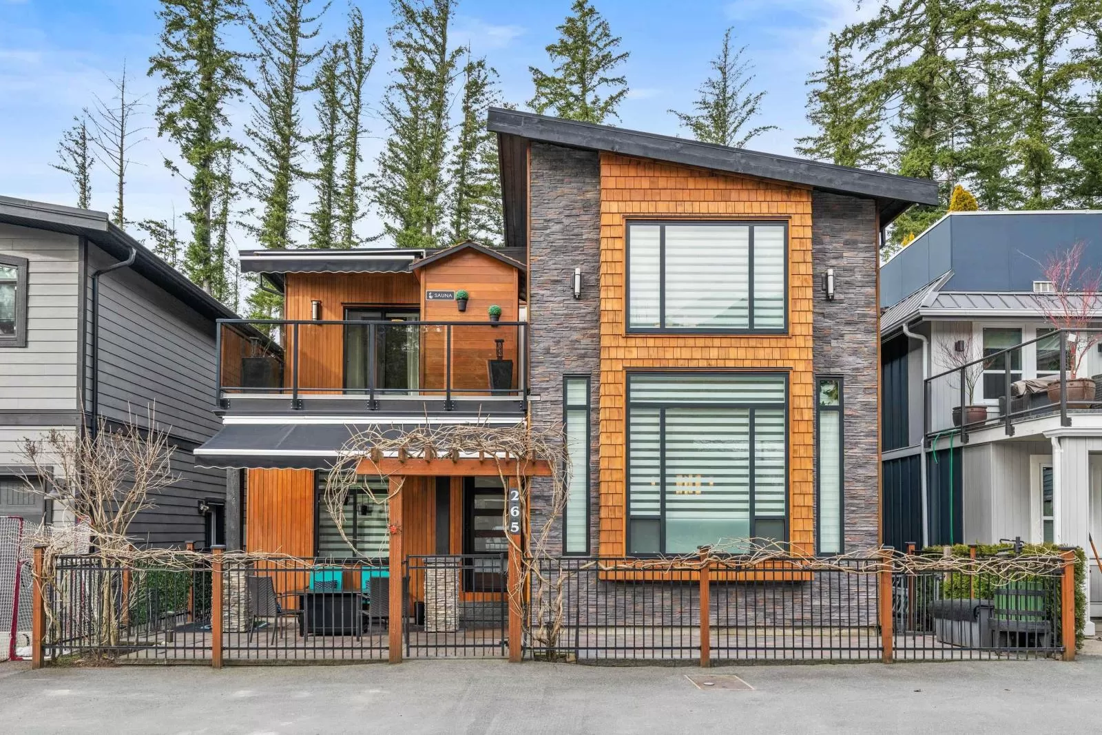 House for rent: 265 Fir Street, Cultus Lake, British Columbia V2R 4Y5