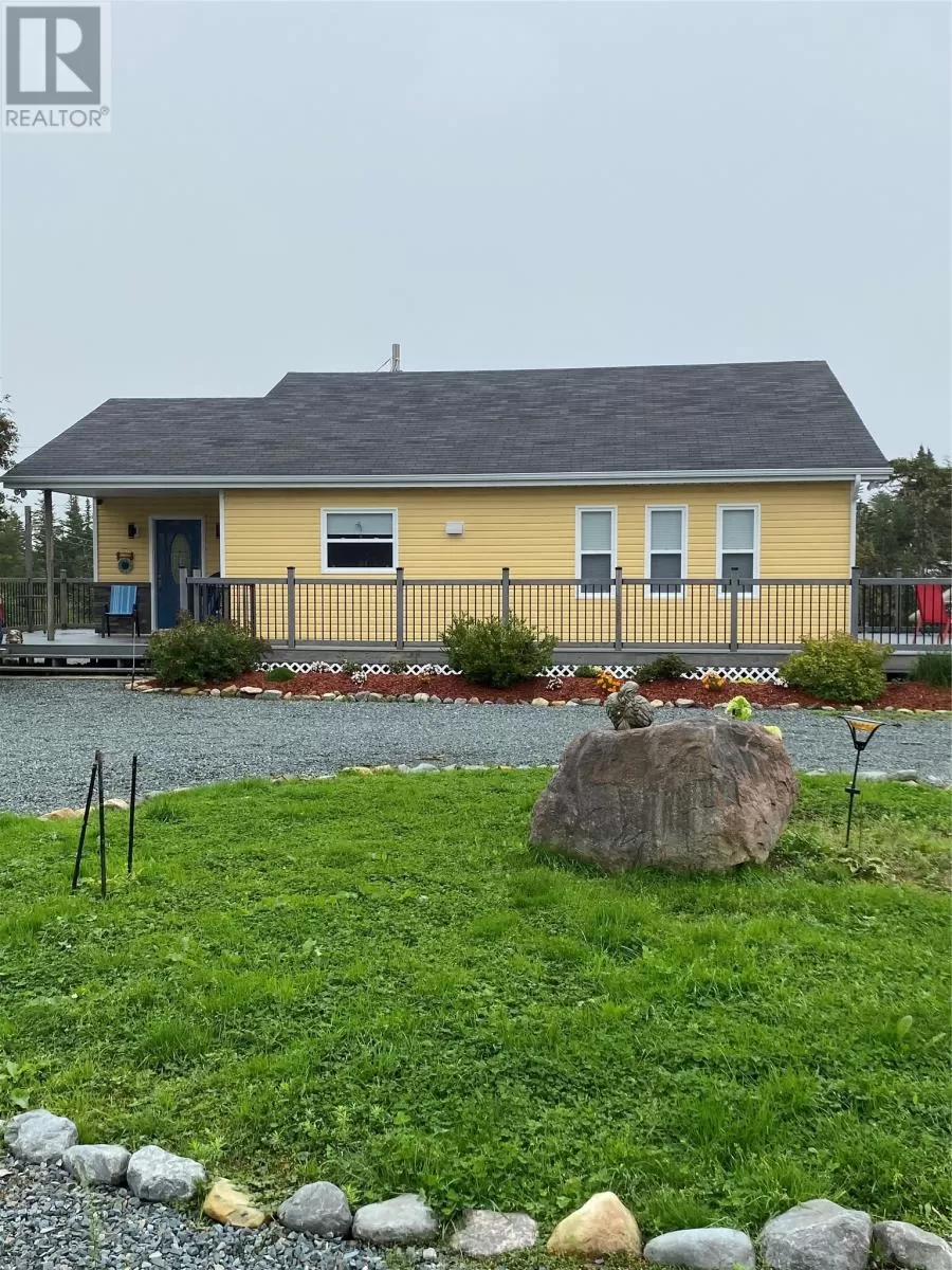 House for rent: 27 Grasbo Acres Road, Makinsons, Newfoundland & Labrador A0A 1W0